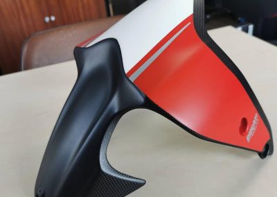 Réalisation d'une pièce en carbone par 13.8 Composites